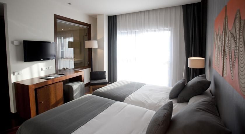 Hotel Carris Marineda A Coruna Bagian luar foto