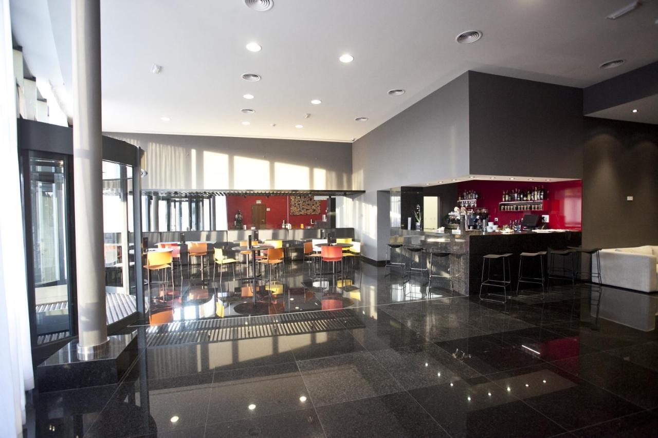 Hotel Carris Marineda A Coruna Bagian luar foto